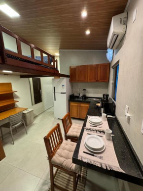 08 Kitnet super luxo perto de tudo com ar
